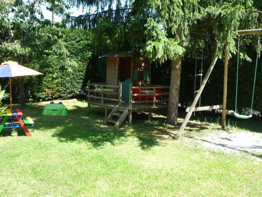 Gite Des Cedres Ferienwohnung A Ameugny Taize Cluny Exterior photo