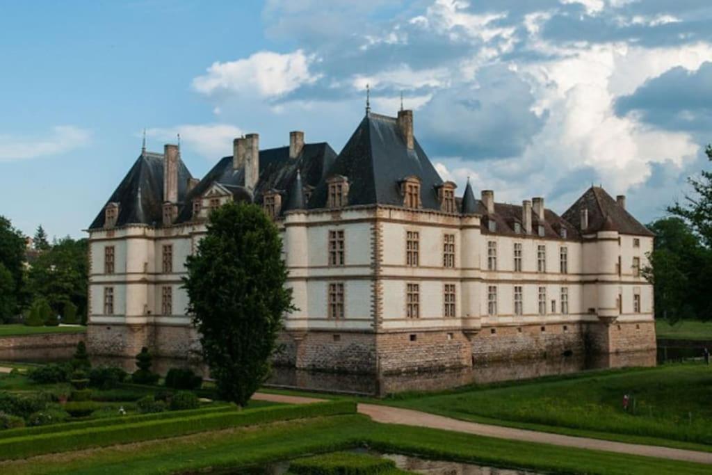 Gite Des Cedres Ferienwohnung A Ameugny Taize Cluny Exterior photo